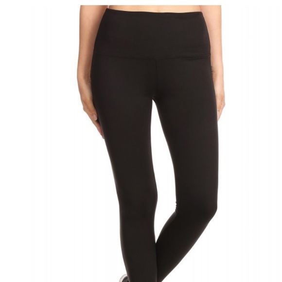 High Waisted Soft Leggings - Picture 2 of 3